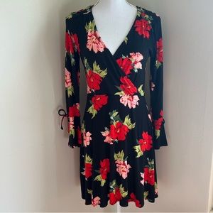 ⭐️HOST PICK⭐️ Top Shop Black Long Sleeve V-Neck Floral Dress